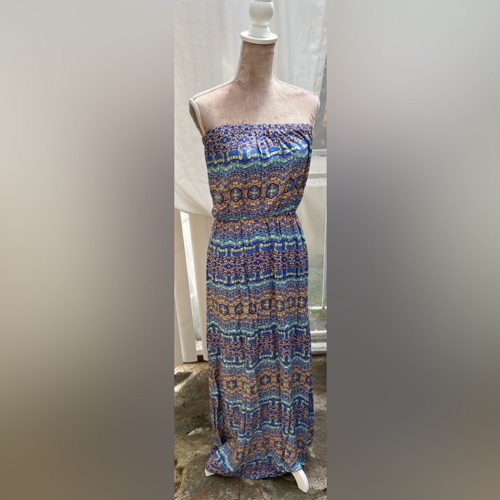 Forever 21 - Multicolored Strapless Maxi Dress Size Medium